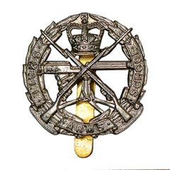 Small Arms School Corps Silver Cap Badge - Queens Crown